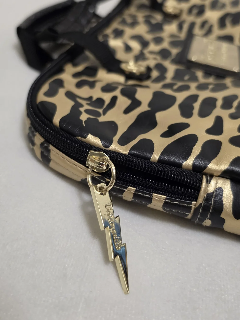 Betseyville by Betsey Johnson Laptop Bag Case Sleeve Gold Metallic Leopard Y2K